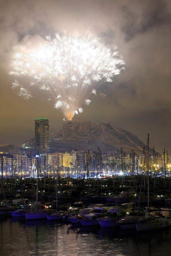 Charming Apartment In Alicante Near The Sea & City Center Kültér fotó