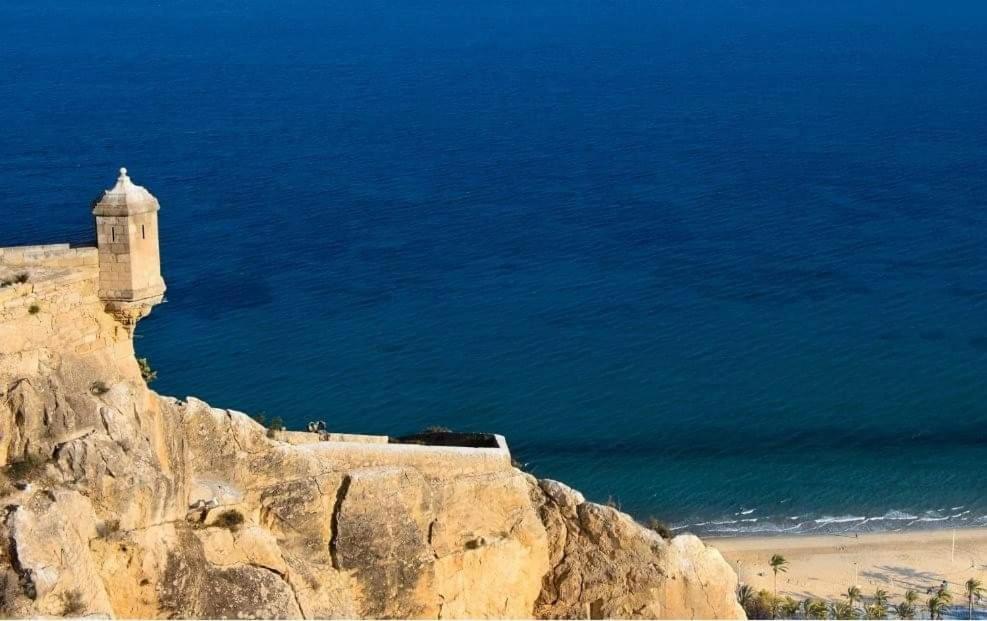 Charming Apartment In Alicante Near The Sea & City Center Kültér fotó